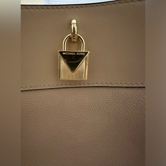Michael Kors Satchel NWOT! - Picture 7 of 15